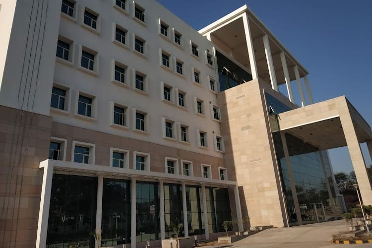 Maharani Laxmi Bai Medical College, Jhansi