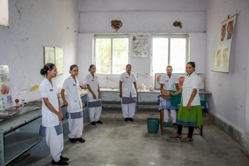 Mahavir Nursing Institute, Bayad