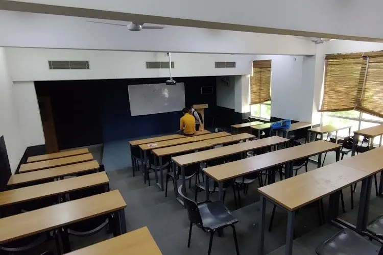 Manav Rachna International Institute of Research and Studies, Faculty of Management Studies, Faridabad