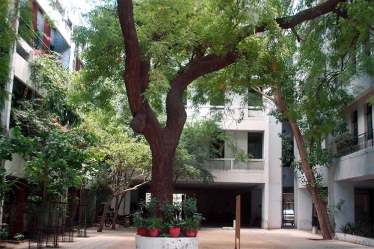 Maneklal Nanavati Law College, Ahmedabad