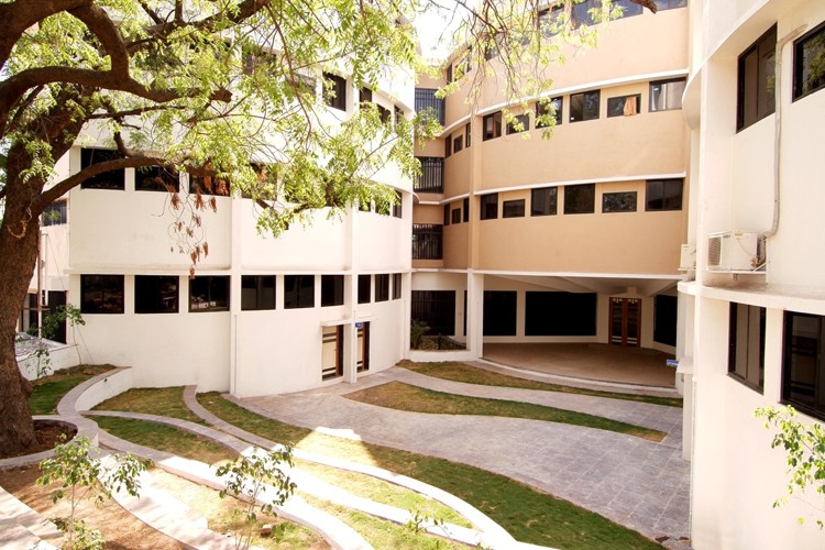 Mangalvedhekar Institute of Management, Solapur