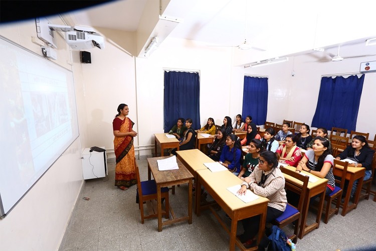 Maniben Nanavati Women's College, Mumbai