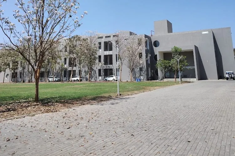 Manikaka Topawala Institute of Nursing, Anand