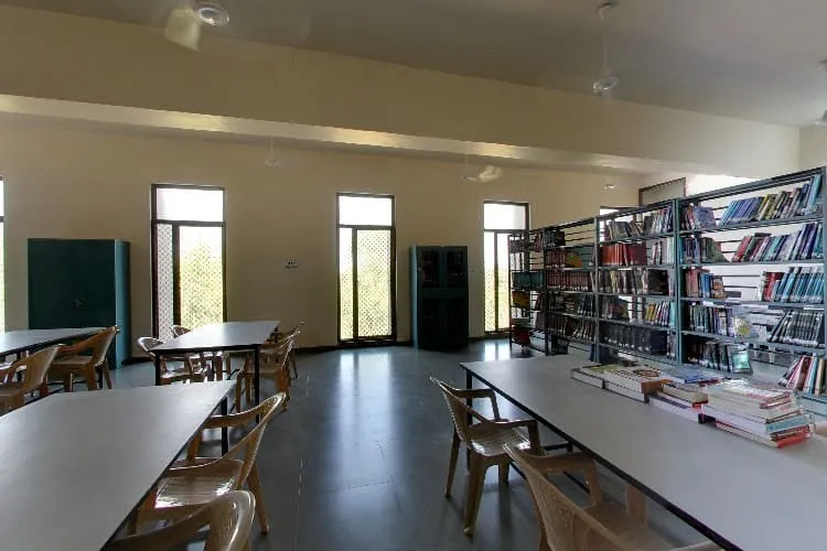 Manikaka Topawala Institute of Nursing, Anand