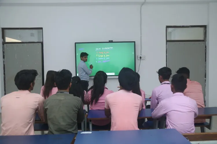 Mata Raj Kaur College, Rewari