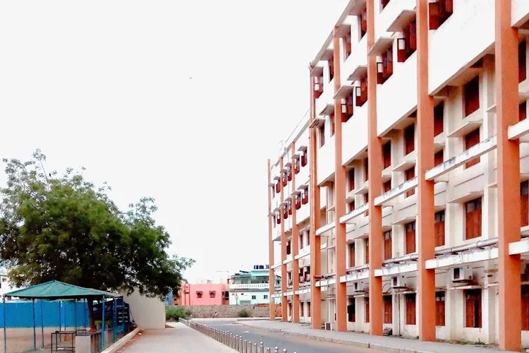 Meenakshi College for Women, Chennai