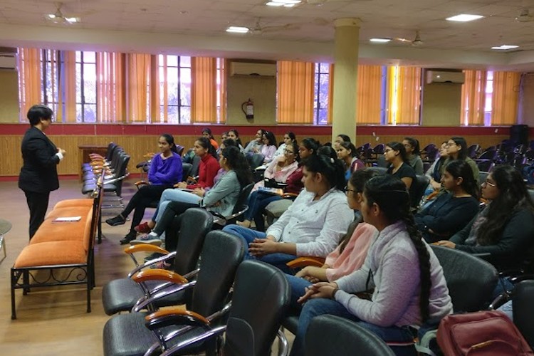 Mehr Chand Mahajan Dayanand Anglo Vedic College for Women, Chandigarh