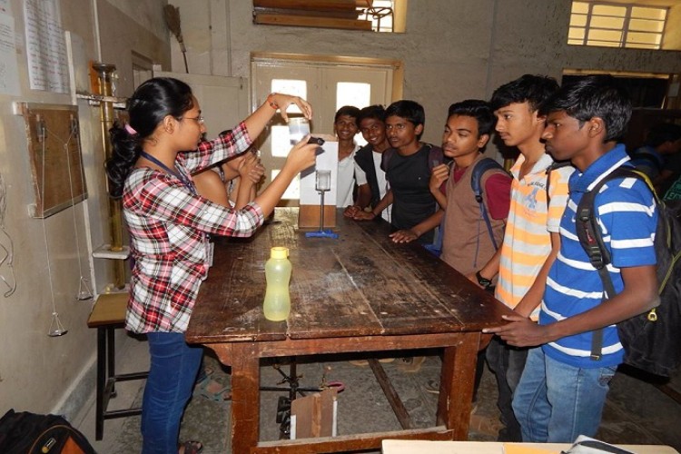 MES Abasaheb Garware College, Pune