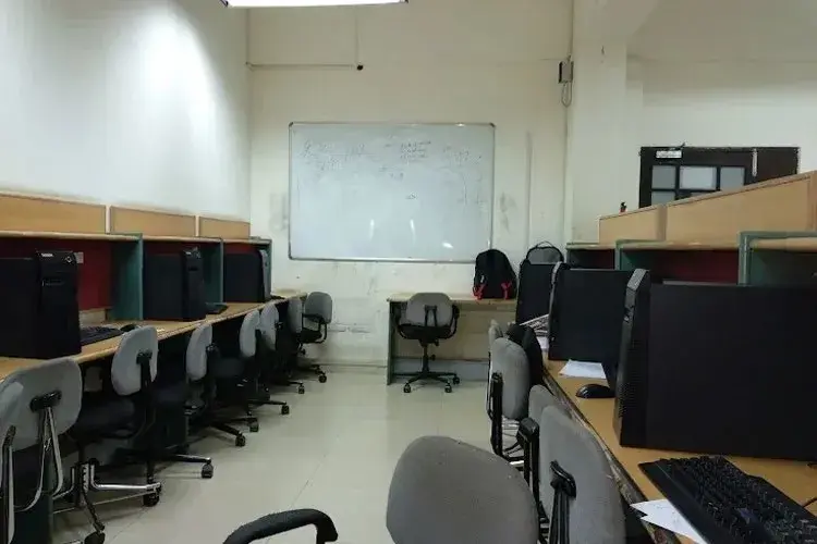 MET Institute of International Studies, Mumbai