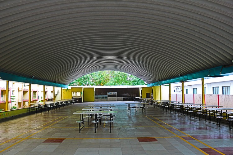 Metas Adventist College, Surat