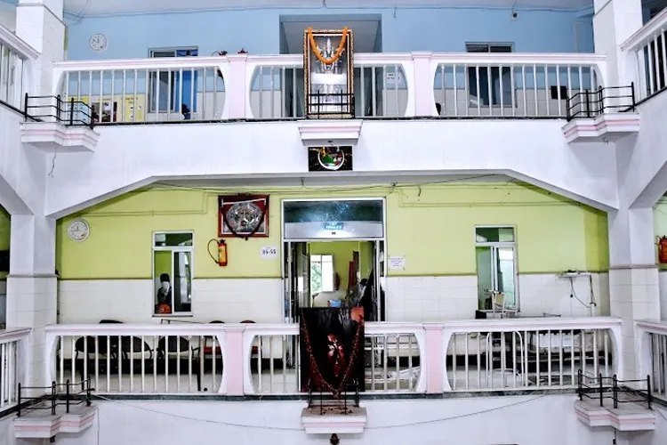 Minerva School and College of Nursing, Nadia