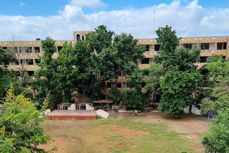 Modern College of Arts Science and Commerce, Pune