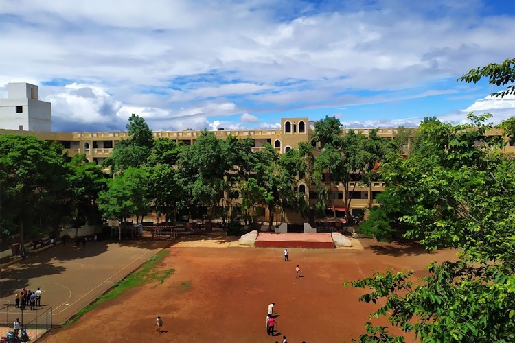 Modern College of Arts Science and Commerce, Pune