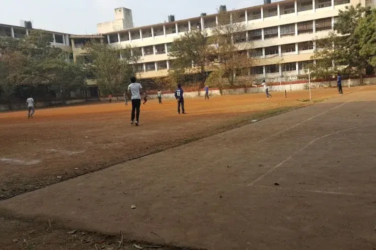 Modern College of Arts Science and Commerce, Pune