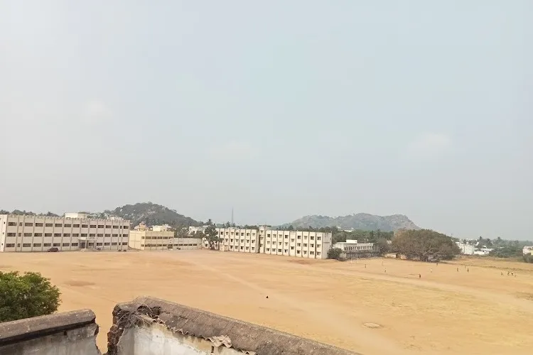 Muthurangam Government Arts College, Vellore