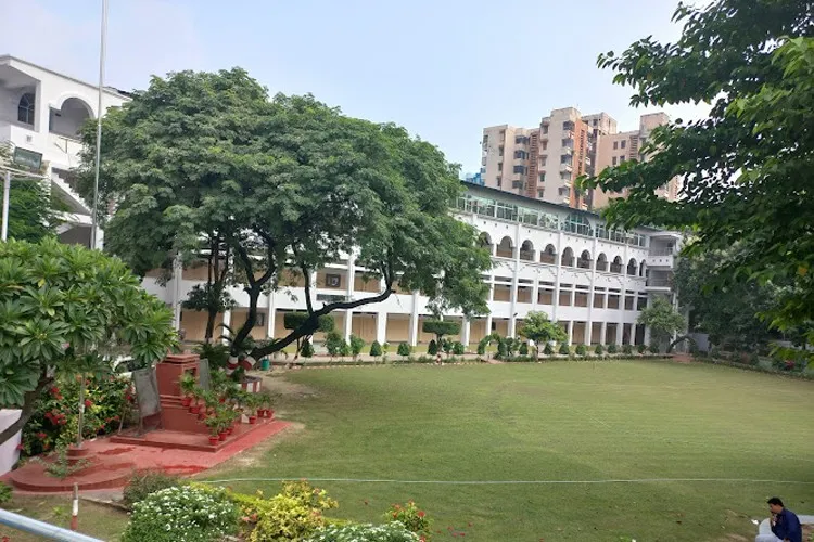National PG College, Lucknow