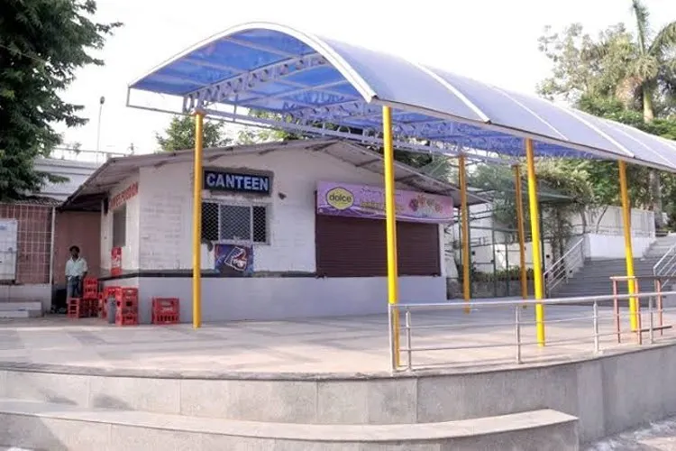 National PG College, Lucknow