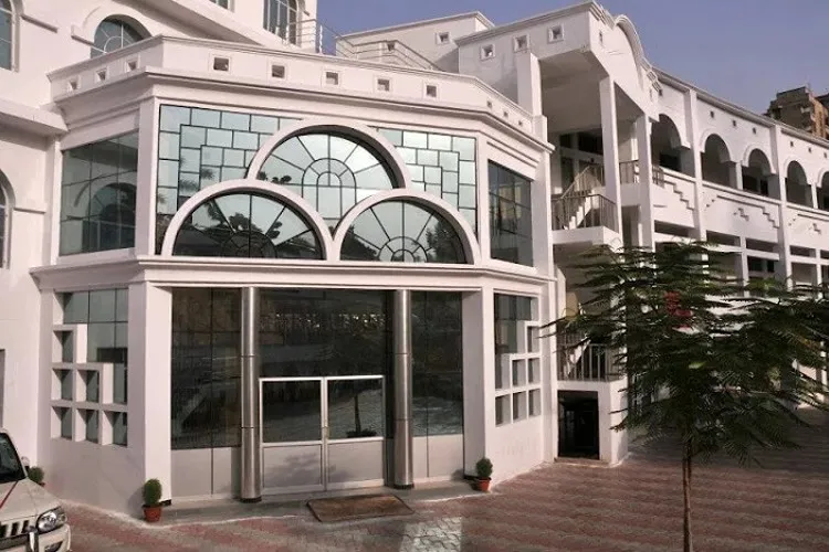 National PG College, Lucknow