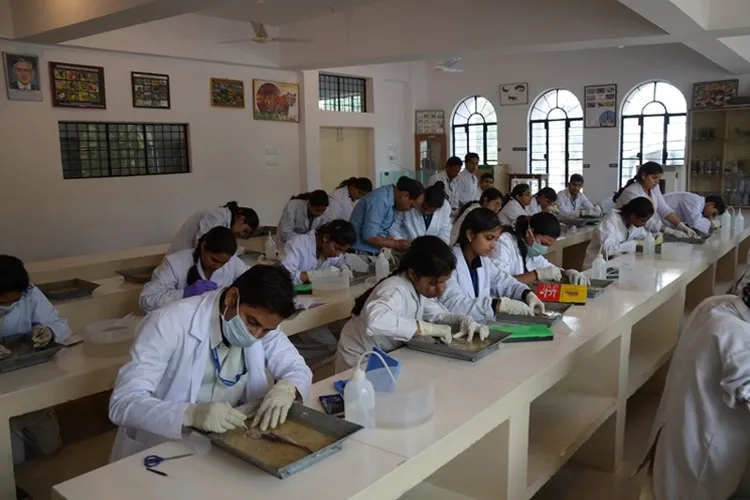 National PG College, Lucknow