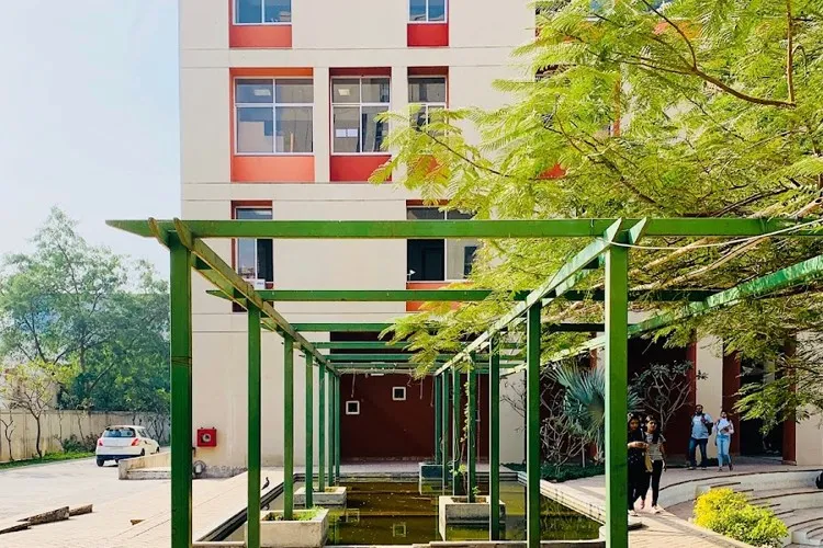 Navrachana University, Vadodara