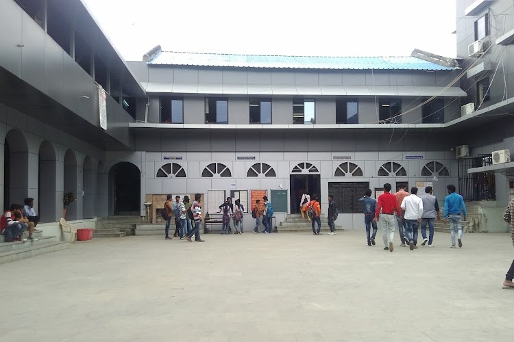 P.M.B. Gujarati Science College, Indore