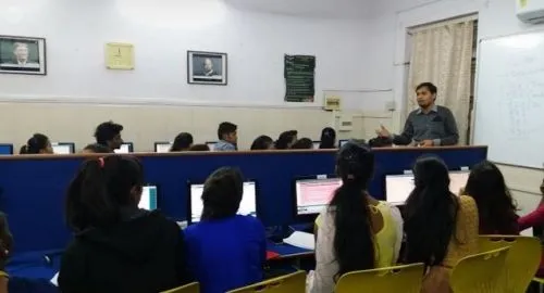 Patuck Gala College of Commerce & Management, Mumbai