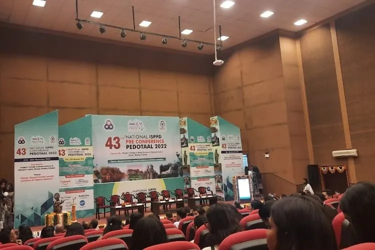 People's College of Dental Sciences & Research Center, Bhopal