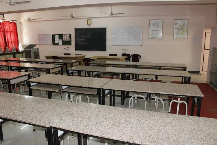 People's College of Dental Sciences & Research Center, Bhopal