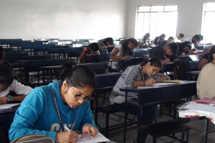 PES's Modern College of Arts, Science and Commerce Ganeshkhind, Pune