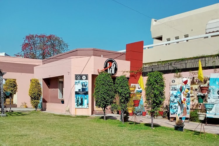 Pinnacle Institute of Fashion Technology, Ludhiana