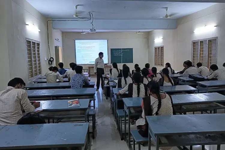 Pithapur Rajah's Government College, East Godavari