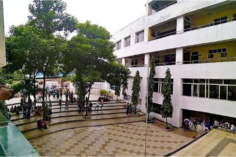 Pratibha College of Commerce & Computer Studies, Pune