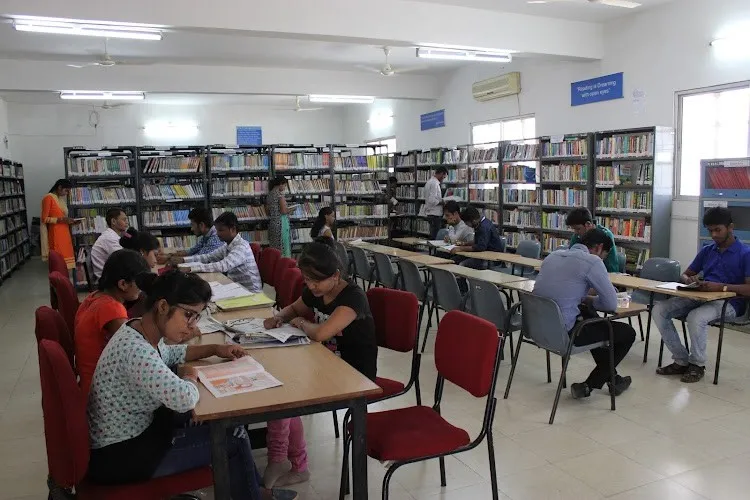 Pt. Harishankar Shukla Memorial College, Raipur