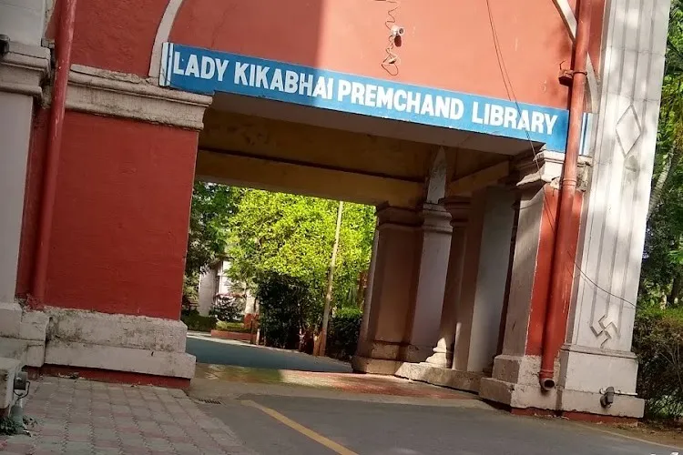 PT Sarvajanik College of Science, Surat