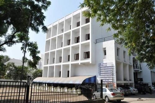 R J Tibrewal Commerce College, Ahmedabad