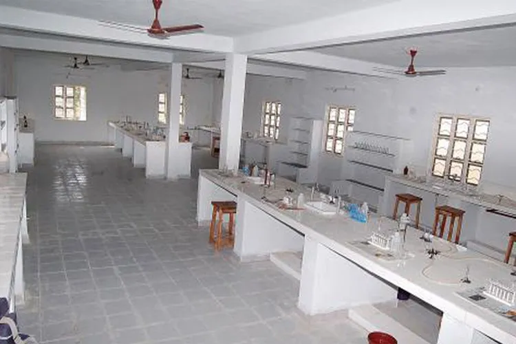 Radha Govind Institute of Pharmacy, Chandausi