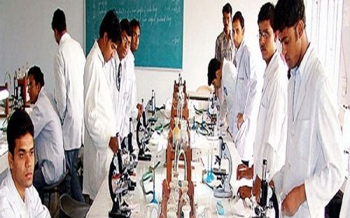 Rajiv Academy for Pharmacy, Mathura