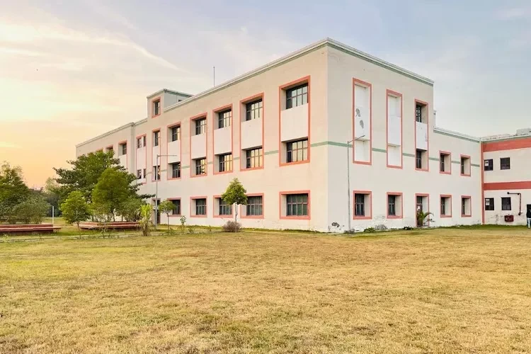 Rajiv Gandhi National Aviation University, Amethi