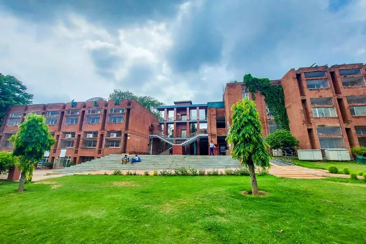 Ram Lal Anand College, New Delhi