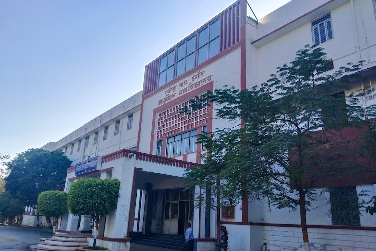 RNT Medical College, Udaipur