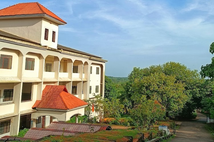 Royal Dental College, Palakkad