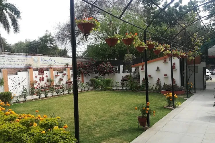 Ruchi's Institute of Creative Arts, Prayagraj