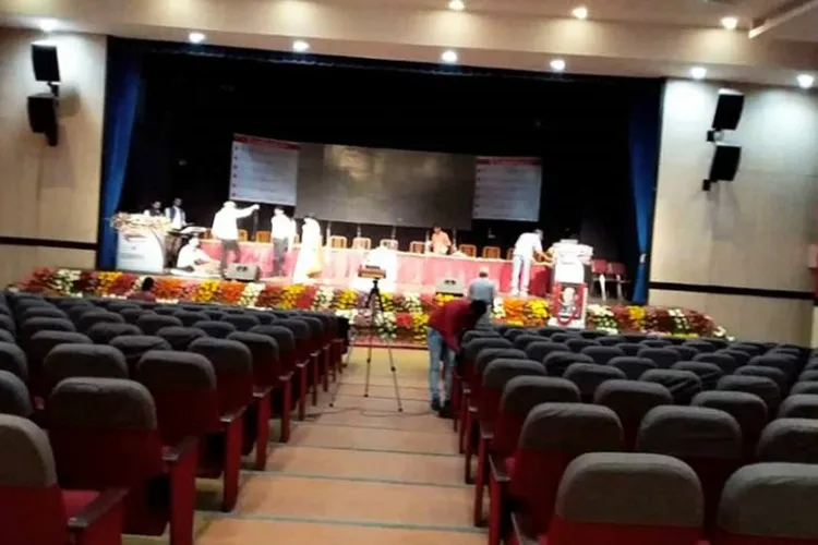 Sadanlal Savaldas Khanna Girls Degree College, Prayagraj