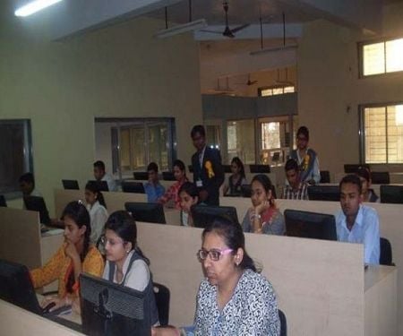 Sadhana Shikshan Mandal's Saraswati College, Shegaon