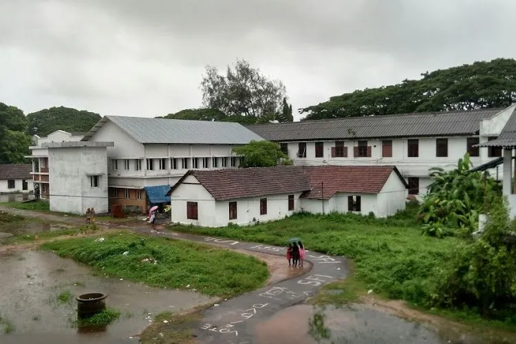Sanatana Dharma College, Alappuzha