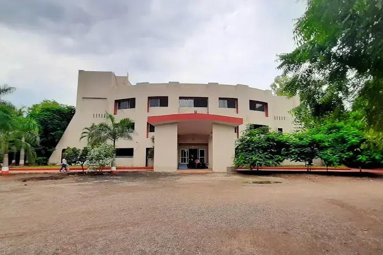 Sanjivani College of Pharmaceutical Education & Research Kopargaon, Ahmednagar