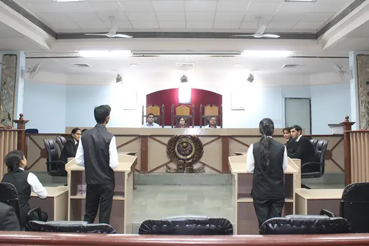 Sardar Patel Subharti Institute of Law, Meerut