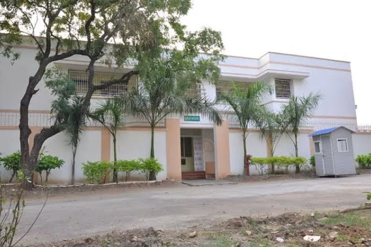 Sardar Vallabhbhai Patel International School of Textiles and Management, Coimbatore