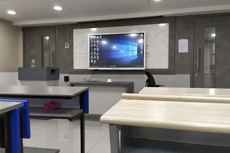 Sarla Anil Modi School of Economics, Mumbai