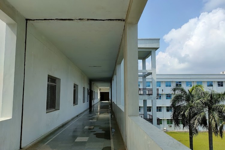 Saroj Institute of Management and Technology, Lucknow